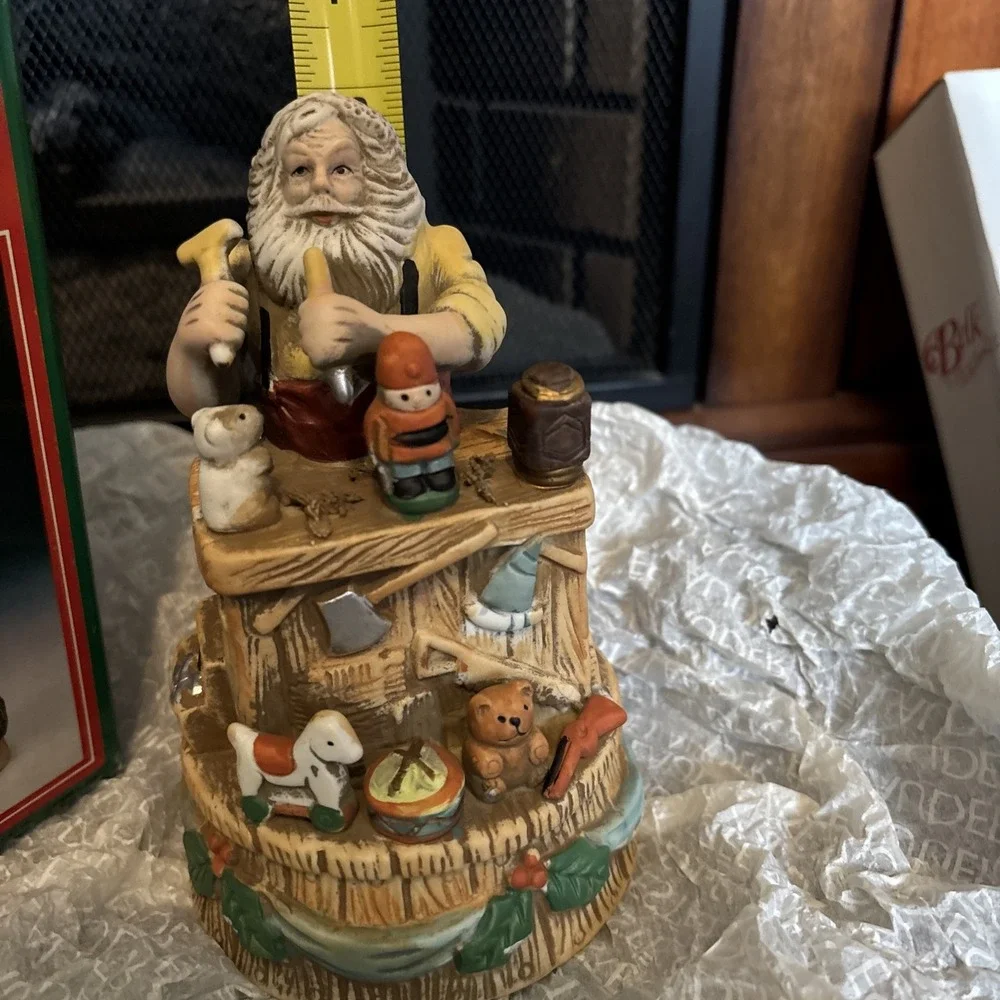 1986 Vintage The Christmas Collection Santa's Workshop 
